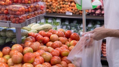 Alimentos ficam mais baratos pelo 4&ordm; mês consecutivo, diz IBGE