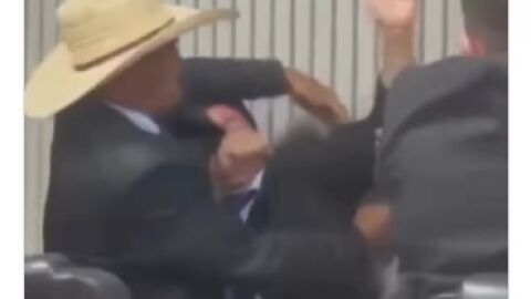 Briga entre vereadores interrompe sessão e vira caso de polícia