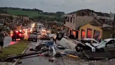 VÍDEO: Tornado atinge o Paraná, deixa 6 mortos e destrói 90% de cidade