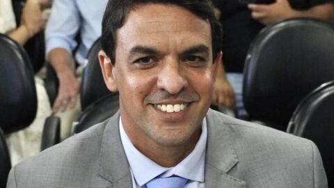 Vitória de Dr. Antônio Viana na Câmara expõe fragilidade do Prefeito