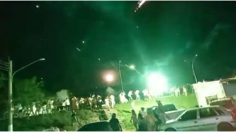 Fogos da prefeitura atingem crianças e famílias em Porto Murtinho (vídeos)