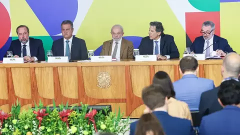 Presidente Lula zera PIS e Cofins sobre o Diesel