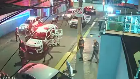 PM cerca, executa 3 suspeitos e mata até colega de farda (vídeos)