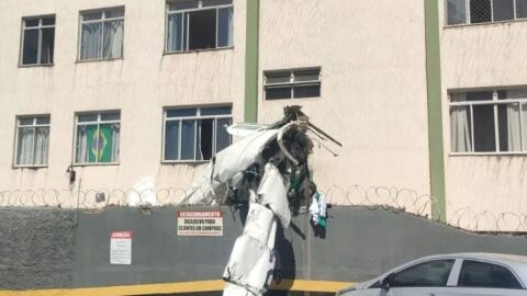 Queda de avião de pequeno porte atinge edifício em Belo Horizonte