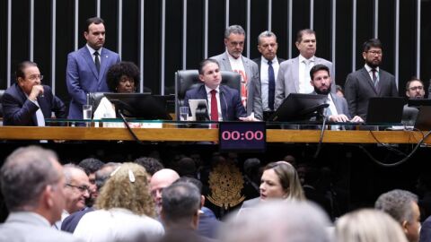 Câmara aprova fim da escala 6x1 e jornada de trabalho de no máximo 40 horas semanais