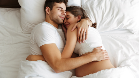 Carinho pós sexo importa: 8 em cada 10 pessoas valorizam o contato depois