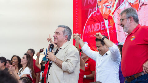 Vander dispara em pesquisa e pode levar 2ª vaga no Senado