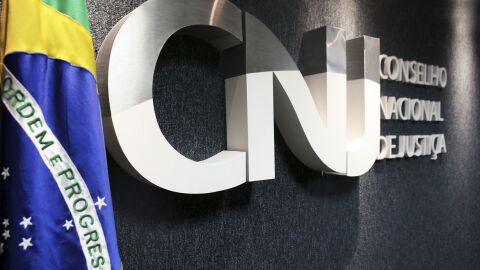 CNJ faz operação em gabinete de desembargador ligado a Nunes Marques