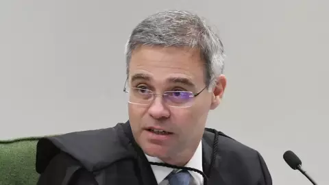 TSE julga posts que ligam Flávio a Nossa Senhora