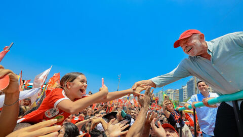 Lula faz virada inédita e é reeleito presidente do Brasil 