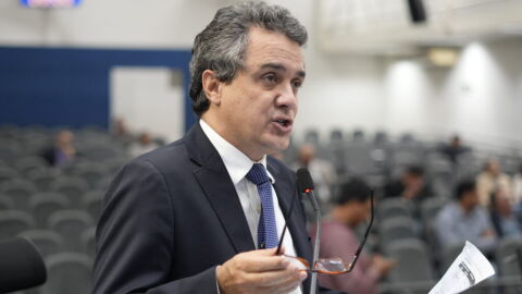 "Semades não é empresa privada", diz vereador Landmark