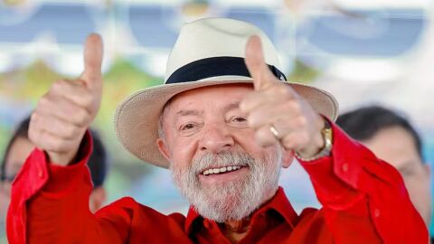 Lula perdoa dividas e aumenta limite de MEI