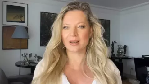 "Flávio é o pior do clã Bolsonaro, é um bandido", diz Joice Hasselmann