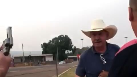 Vídeo: armado e embriagado, prefeito de Rio Verde se envolve em confusão e acaba preso