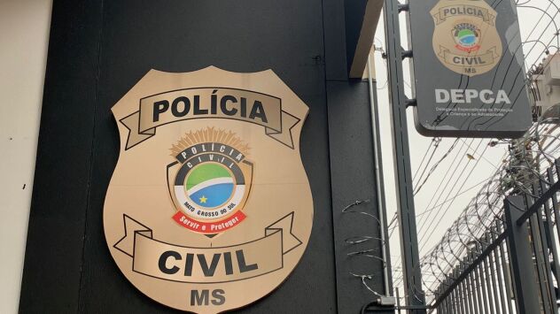 Sertanejo de MS é denunciado à polícia por agredir filho com fivela