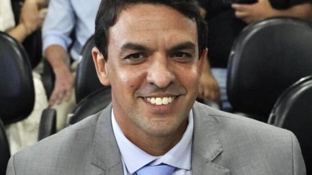 Vitória de Dr. Antônio Viana na Câmara expõe fragilidade do Prefeito