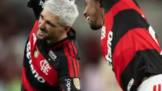 Flamengo goleia Independiente Medellín e assume a liderança da Libertadores