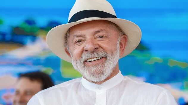 Em São Paulo, presidente Lula retira lesão na cabeça e trata tendinite