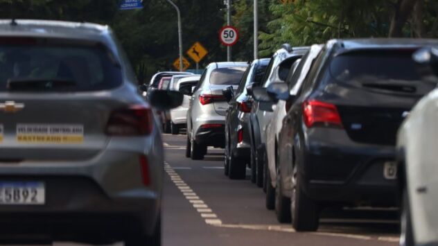 Carro irregular pode ficar impedido de circular até dono resolver pendências