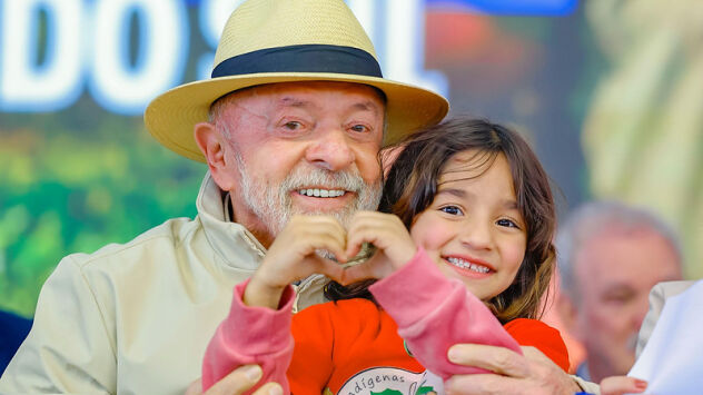 Lula entrega 1,3 mil títulos de terra em MS