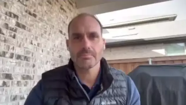 Eduardo Bolsonaro é condenado a 4 anos de prisão no Brasil 