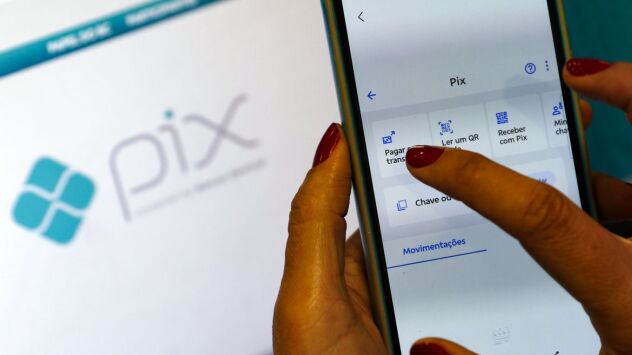 Banco Central muda regras do Pix e amplia uso em contas-salário