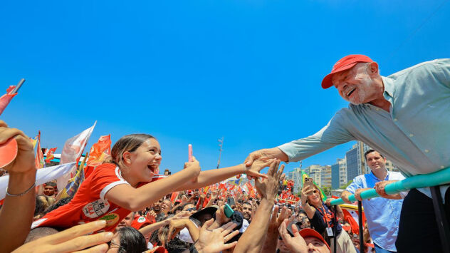 Lula faz virada inédita e é reeleito presidente do Brasil 