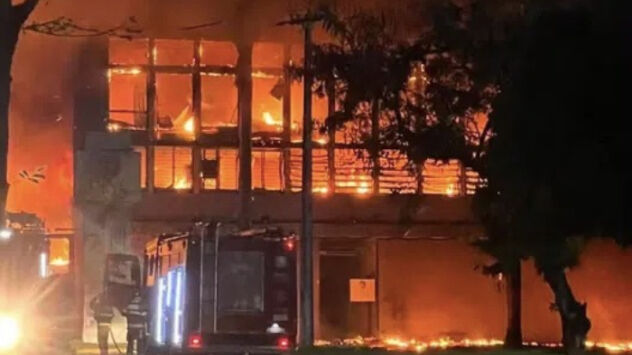 PF investiga incêndio na UFPE após ameaça bolsonarista