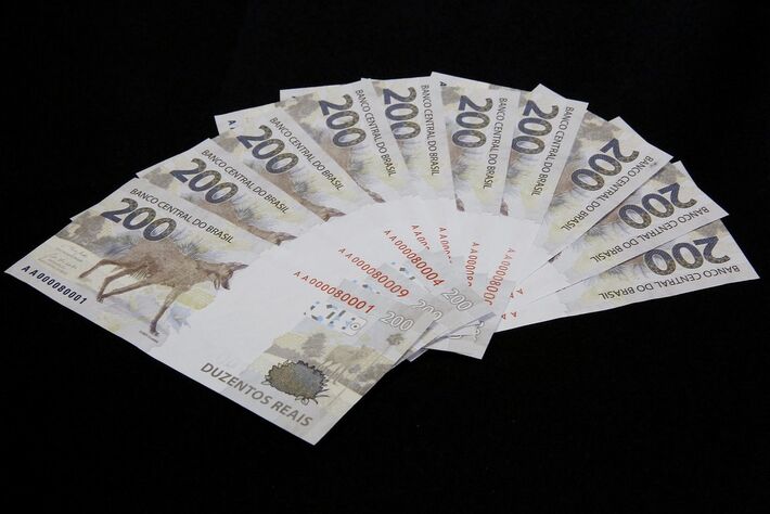 Banco Central lança nota de R$ 200 com imagem de lobo-guará