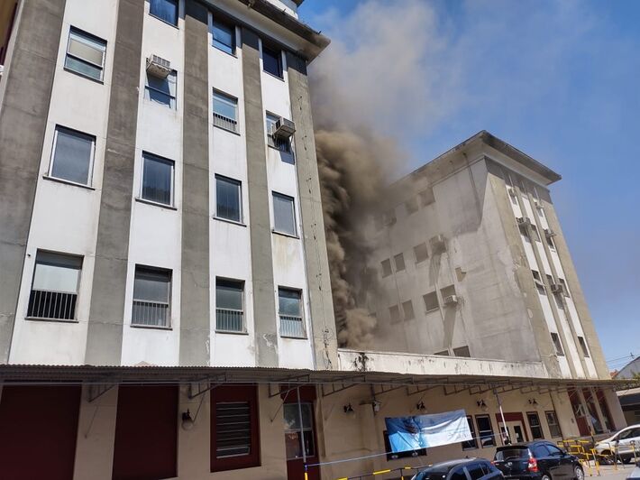 Incêndio no Hospital Federal de Bonsucesso, na Zona Norte do Rio 