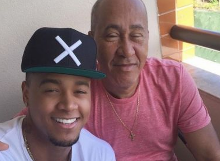 Uma foto de Léo com o pai, Lourival, publicada no Instagram 