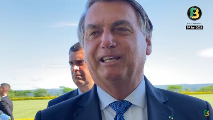 Após críticas à vacina, Bolsonaro voltou atrás e ministro Pazuello mentiu dizendo que nunca recomendou tratamento precoce