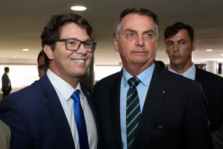Mário Frias e o presidente Jair Bolsonaro em cerimônia de posse da Secretária Especial da Cultura, Regina Duarte.