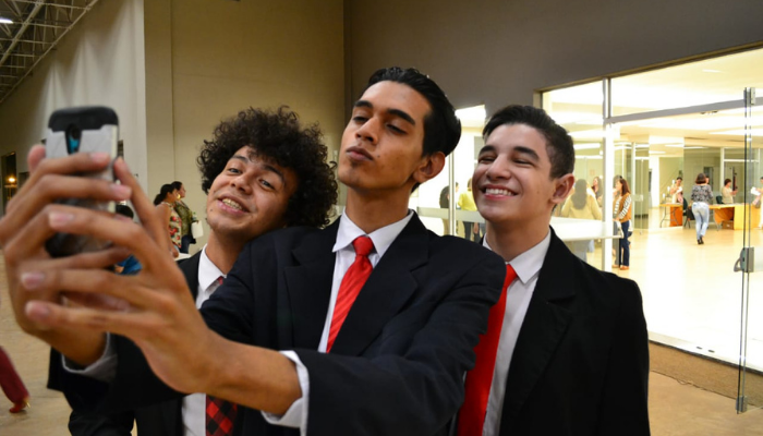 Os atores, escritores, diretores e produtores da peça: (da direita para esquerda) - Edson Alves Jr., Yuri Tavares e Luciano Risalde