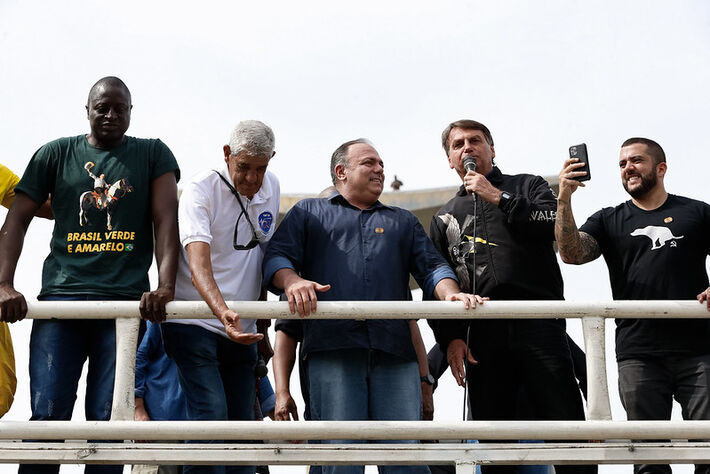 Presidente da República, Jair Bolsonaro durante passeio de moto na cidade do Rio de Janeiro.