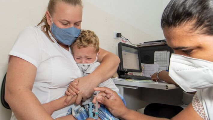 Vacina contra influenza começou com alvo diferente, pelas crianças, entre 6 meses e menores que 6 anos