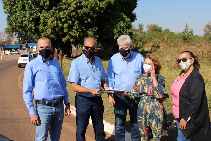 Estão nas fotos: Rui Pires - Diretor Presidente MSGÁS, Bernardo Prates - Diretor Técnico e Comercial MSGÁS, Rosley Furtado - Gerente de Engenharia e Tecnologia MSGÁS e Vanda Cristina Camilo - Prefeita de Sidrolândia.