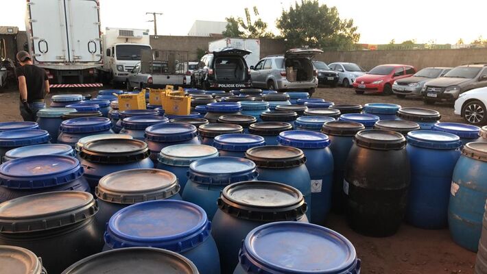 Drogas estava "mocada" em tambores de lixo hospitalar. 