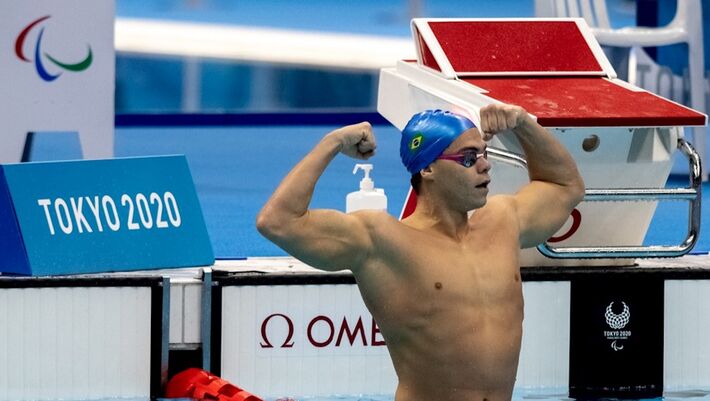 Gabriel Bandeira conquistou primeiro ouro do Brasil em Tóquio na natação, com direito a recorde paralímpico de 54s76.