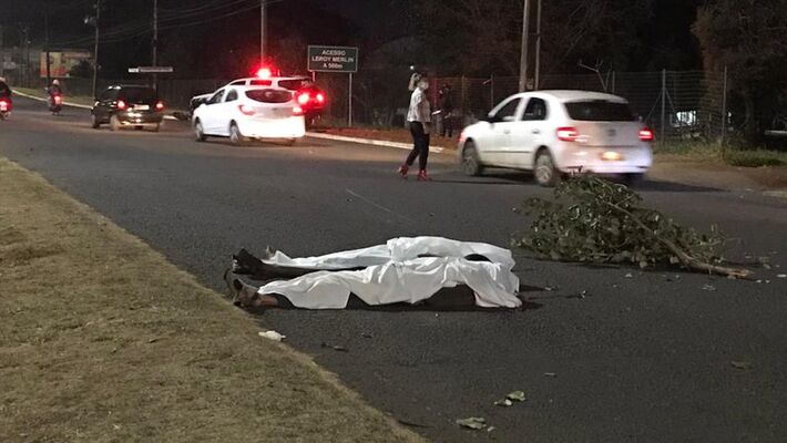 O autor do atropelamento fugiu do local. A foto é da Danielle Errobidarte, do site Midiamax