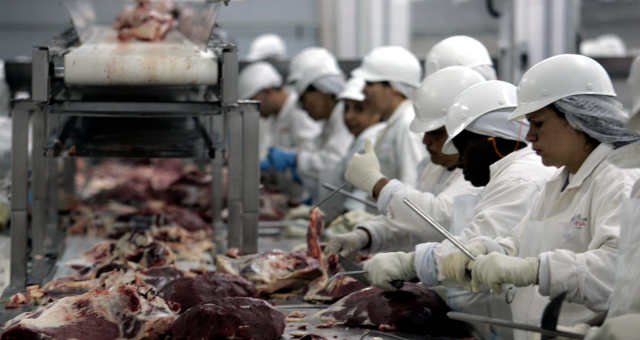 Nova indústria frigorífica vai dar mais concorrência pelo boi no Mato Grosso. (Imagem: REUTERS/Paulo Whitaker)