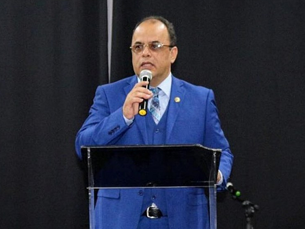 Amilton é apontado por representantes da Davati Medical Supply como um "intermediador" entre o governo federal e empresas que ofertavam vacina