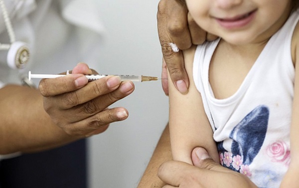 Vacinação é discutida em subgrupos de faixas etárias, para crianças de 3 a 5 anos, de 6 a 11, e de 12 a 17
