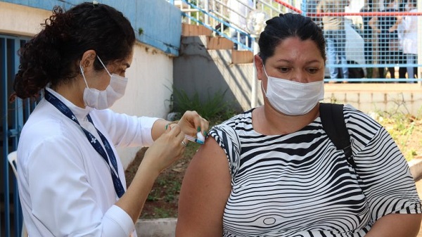 Vacina é aplicada em mais de 30 locais hoje (07.out.2021) em Campo Grande.