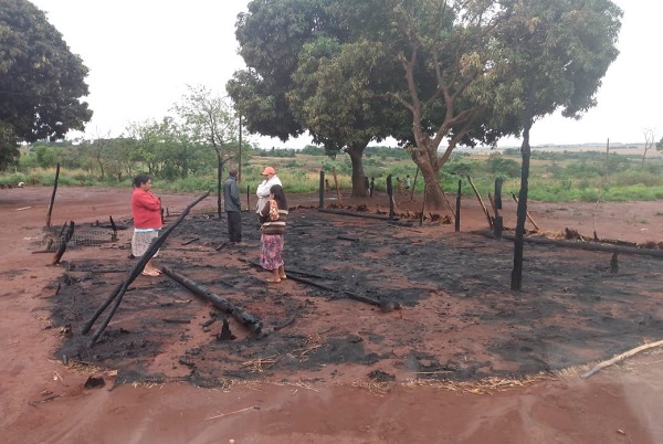 Incêndio foi colocado no último sábado (02.out.2021) e destruiu seis meses de trabalho braçal, inaugurado no início de 21