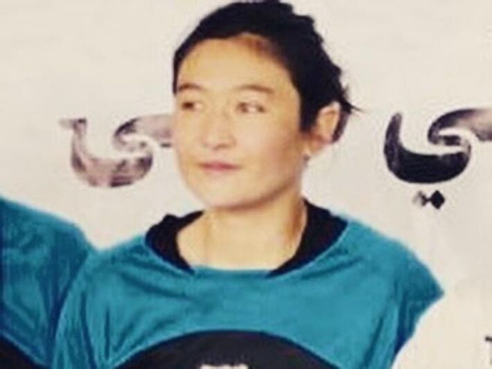 Hakimi era membro da seleção nacional feminina de vôlei afegã, jogadora juvenil
