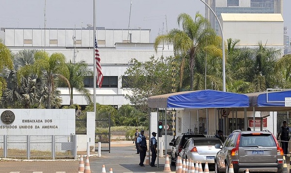 Chefe na embaixada americana disse que fila de espera para agendamentos deve "aumentar muito"