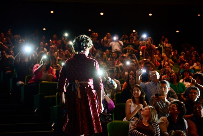 Esse é Paulo Gustavo em uma de suas apresentações do espetáculo "Minha Mãe é Uma Peça". Foto: Redes sociais