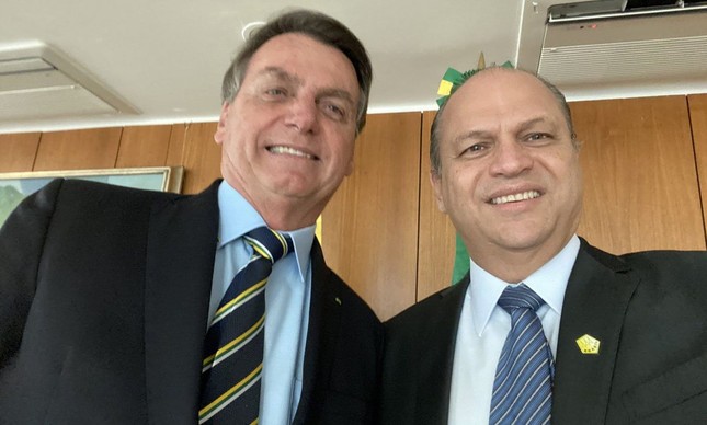 Jair Bolsonaro e seu líder, Ricardo Barros, tiram selfie juntos | Reprodução