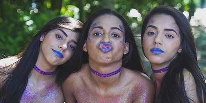 MC Loma e as Gêmeas Lacração ficaram conhecidas pelo hit "Envolvimento", que estourou no Carnaval de 2018